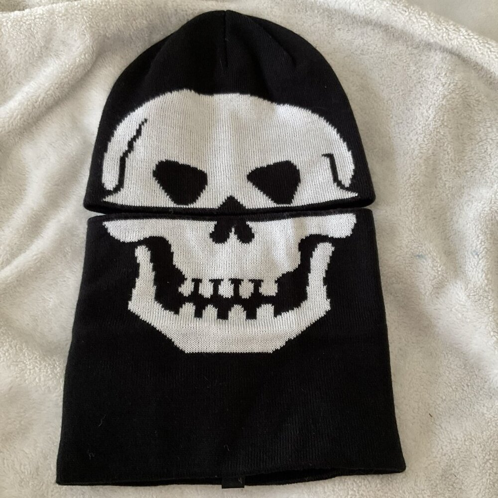 Seirus Innovation 3175 Junior Headzo Fun Knit Hat and Neck-Up Combo Skull Black